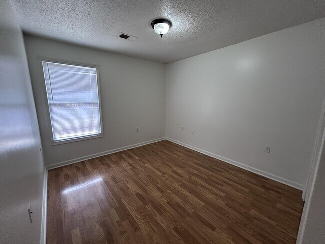 Building Photo - 71 Driftwood Cir