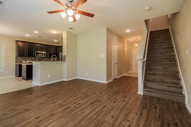 Foto del edificio - 5223 Gulf Stream Ln