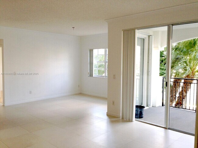 Foto del edificio - 3245 NE 184th St