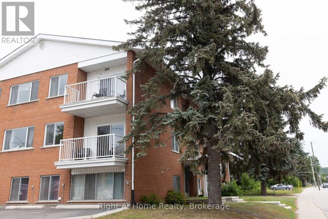 Building Photo - 2418 Trout Lake Rd