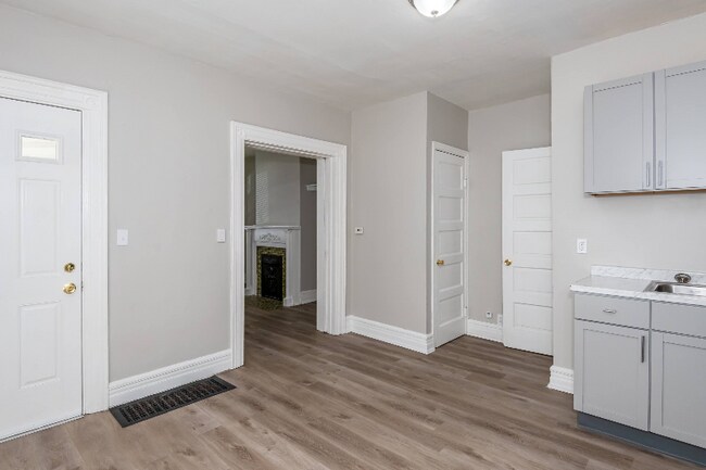 Building Photo - 115 E Foraker St