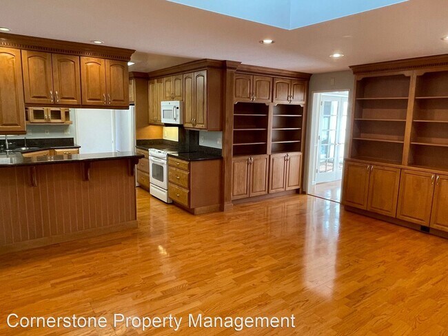 Foto del edificio - 4 br, 2.5 bath House - 1660 Kamsack Drive