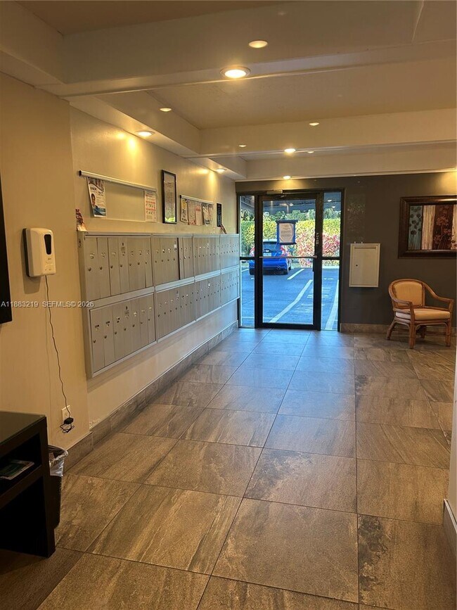 Foto del edificio - 6200 NW 44th St