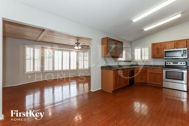 Foto del edificio - 1333 N Higley Rd