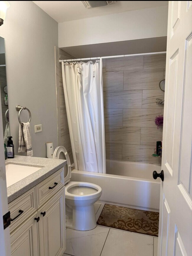 Foto del edificio - 6219 W 63rd St