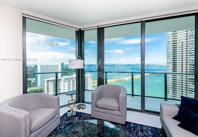 Foto del edificio - 501 NE 31st St