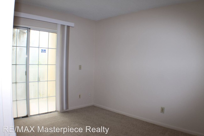 Building Photo - 1610 SE Green Acres Cir