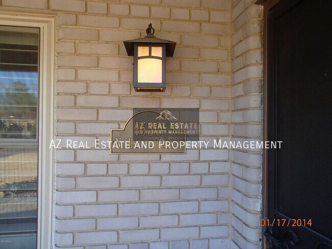 Foto del edificio - 1630 N Laurel Ave