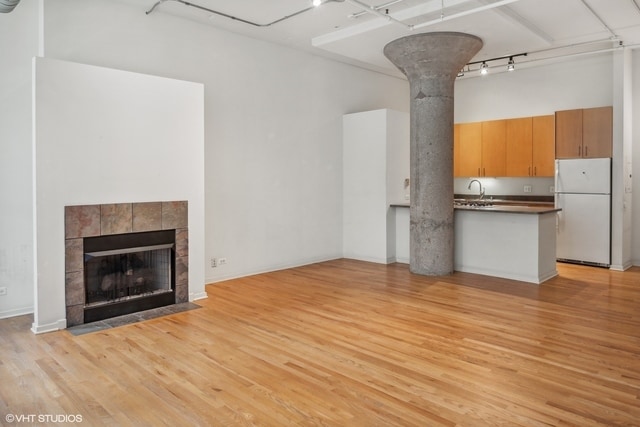 Building Photo - 130 S Canal St