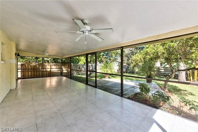 Foto del edificio - 671 98th Ave N