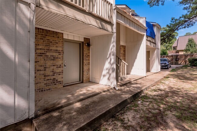 Foto del edificio - 1329 Windsor St