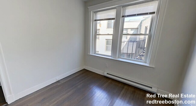 Building Photo - 77 Park Dr