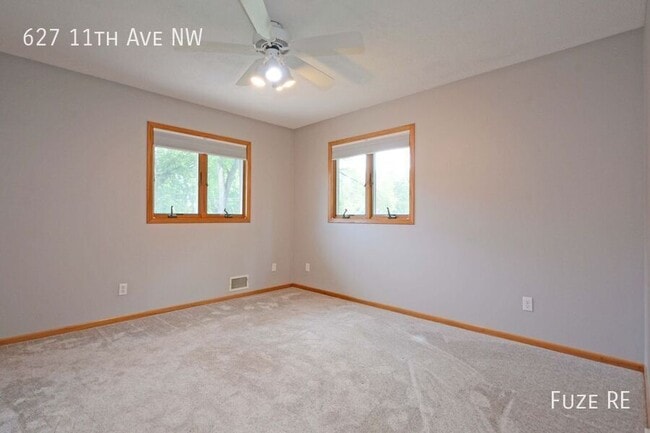 Building Photo - 627 11th Ave NW