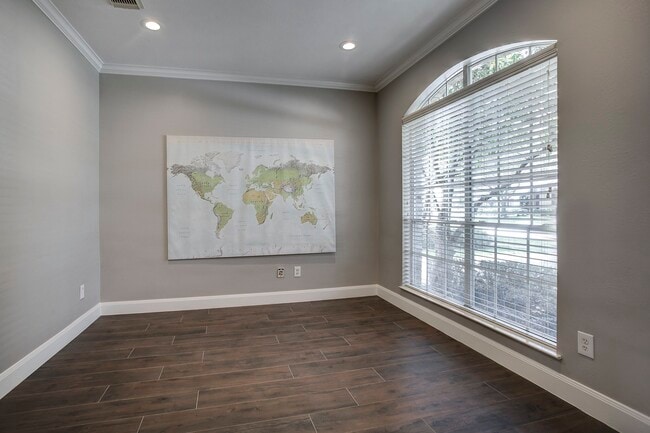 Foto del edificio - 5630 Heather Run Dr