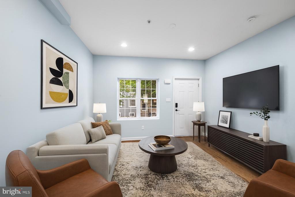 Foto principal - 1811 Titan St