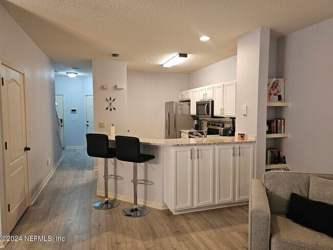 Foto del edificio - 3750 Silver Bluff Blvd