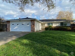 Building Photo - 125 Waterglen Cir