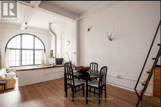 Building Photo - 264-264 Seaton St