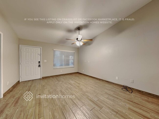 Building Photo - 2218 W Knox Rd