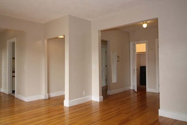 Building Photo - 97 Strathmore Rd