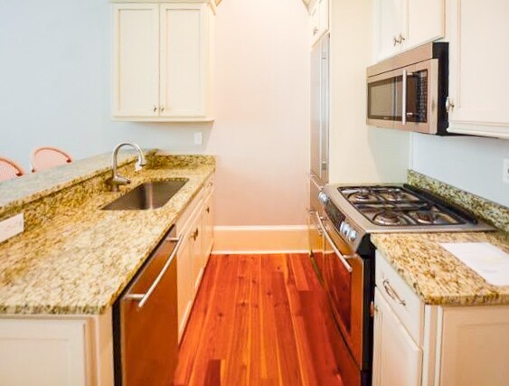 Building Photo - First Floor French Quarter Condo