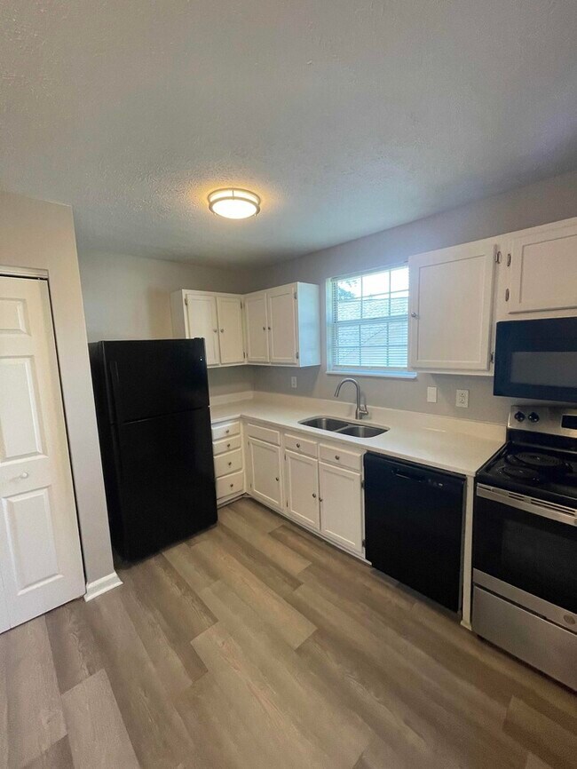 Building Photo - **Move in Special**Lovely 3BR Home in Prim...