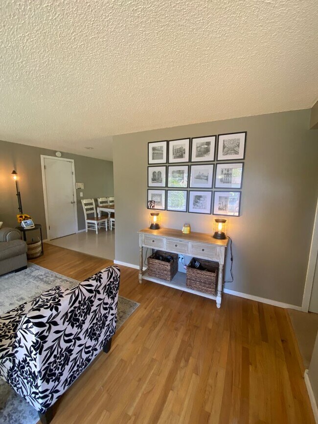 Foto del edificio - 4 Bedroom Fairwood Home with garage and RV parking