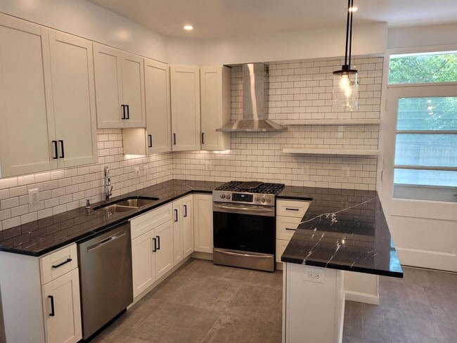 Photo - 3020 Brandywine St NW House