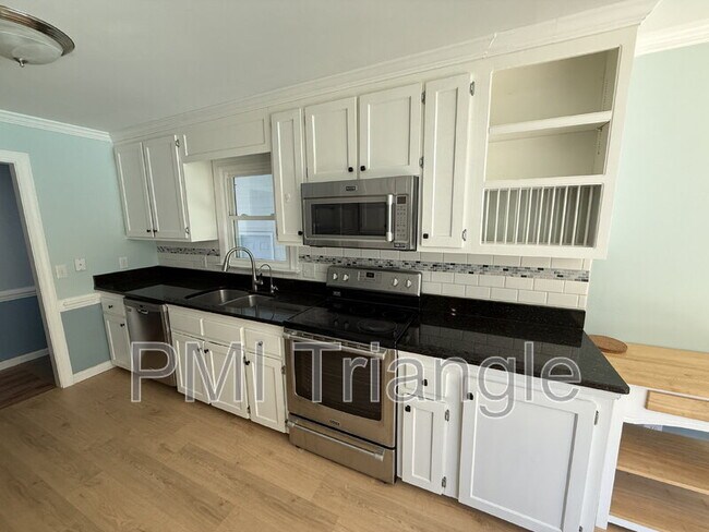 Foto del edificio - 4301 Ellinwood Dr