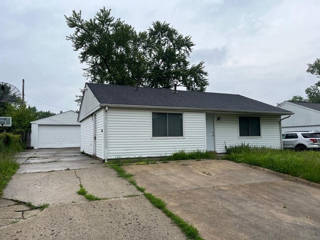 Building Photo - 2656 Sherborne Crescent