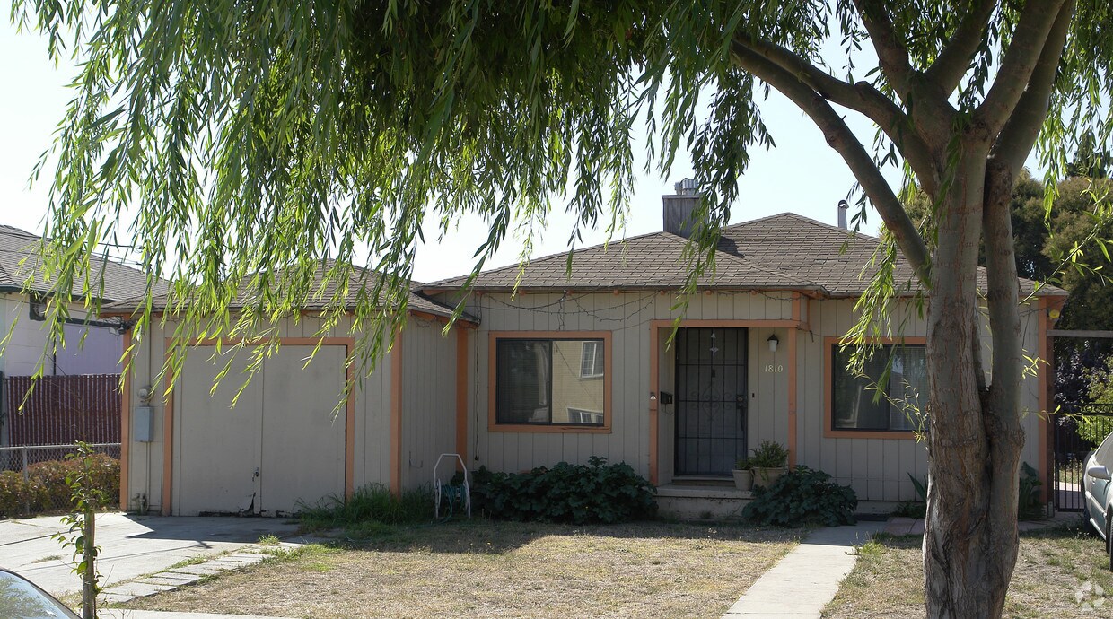 Building Photo - 1810 Alfreda Blvd