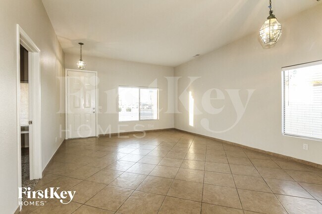 Foto del edificio - 15243 N 66th Dr