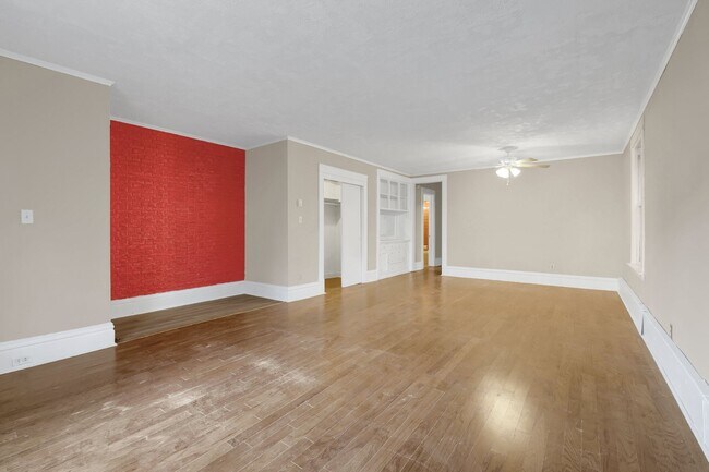 Foto del edificio - 2401 Harriet Ave
