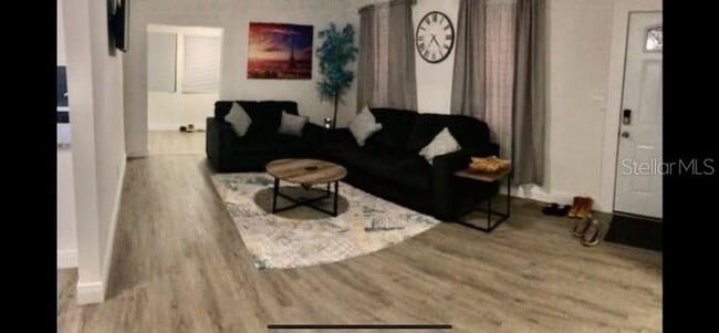 Foto del edificio - 3308 N Avon Ave