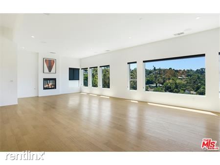 Foto del edificio - 3669 Berry Dr