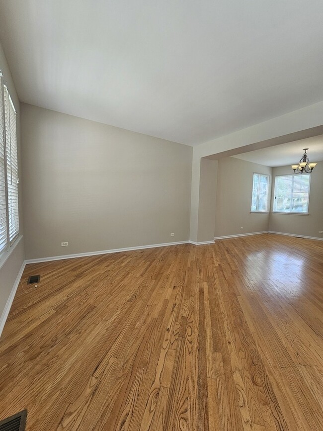 Building Photo - 420 Merry Oaks Rd