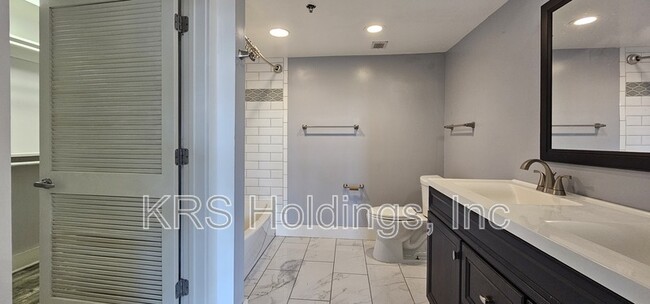 Building Photo - 435 Monticello Ave