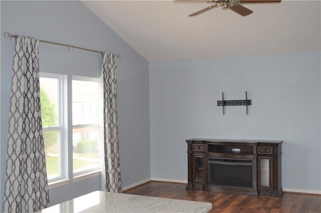 Building Photo - 13410 White Granite Dr