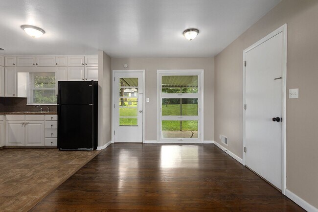 Foto del edificio - 1219 W 35th St