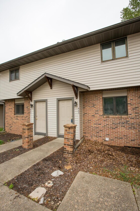 Foto principal - 465 Foxfire Dr