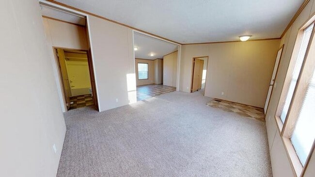 Building Photo - 136 Delta Ave