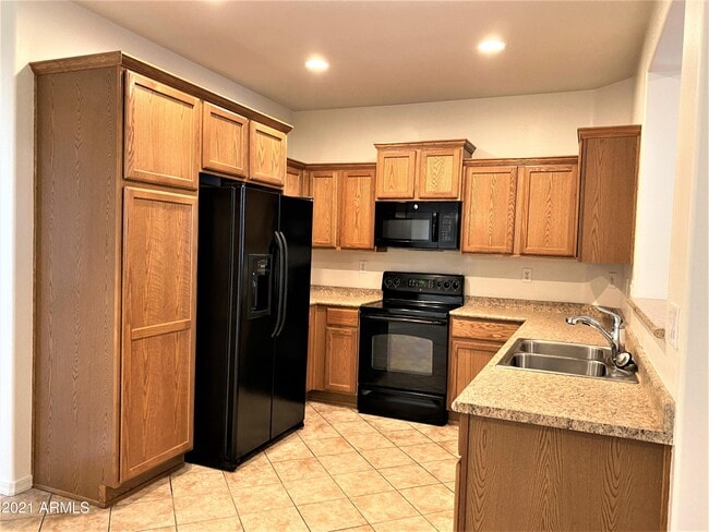 Building Photo - 41359 N Globe Ct