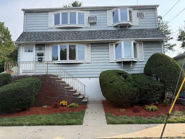 Building Photo - 77 3rd Ave