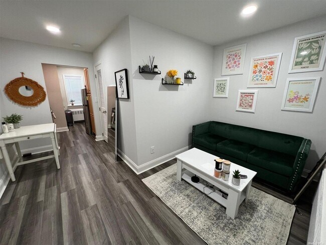 Foto del edificio - 830 E Broadway