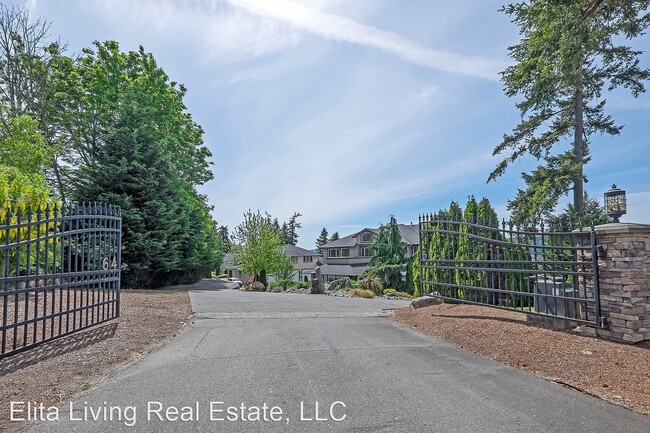 Building Photo - 6457 Lake Washington Blvd SE