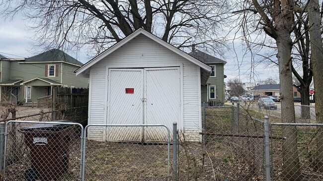 Building Photo - 1901 Tytus Ave 3BR/1.5BA (Middletown)