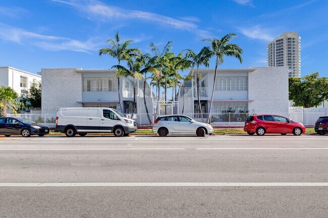 Building Photo - 7445 Harding Ave