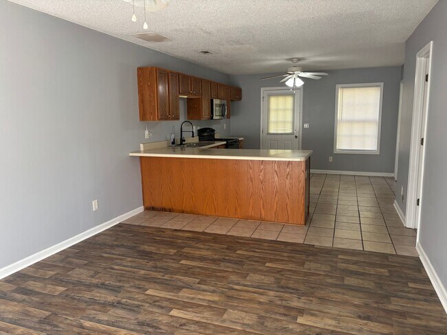 Foto del edificio - 216 Springfield Cir