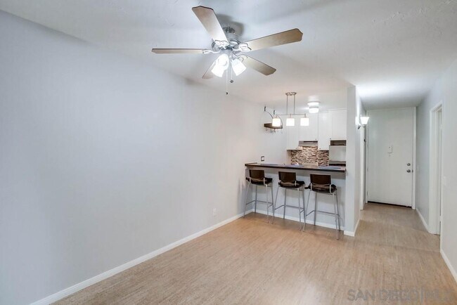 Foto del edificio - 6202 Friars Rd