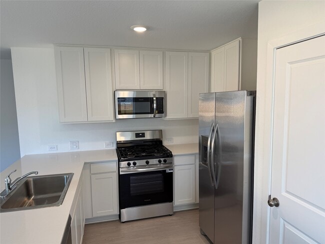 Building Photo - 1646 Gardenia Grv Ln